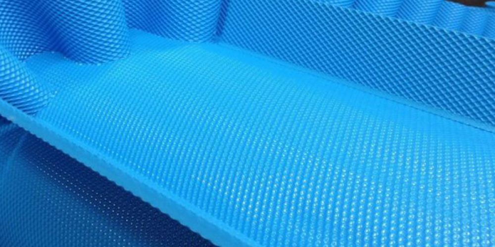 What knowledge is there about the color, thickness and pattern of PVC conveyor belts respectively