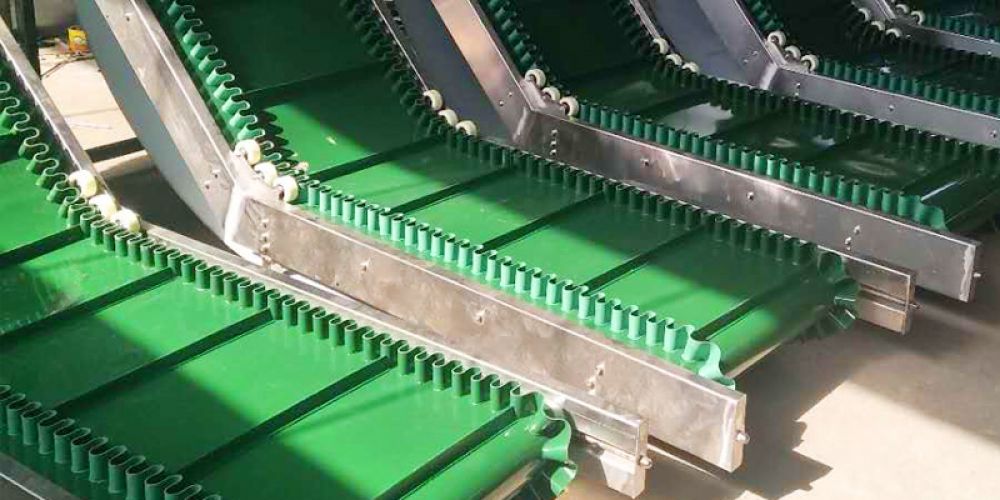 Types and Application Industries of Light Conveyor Belts