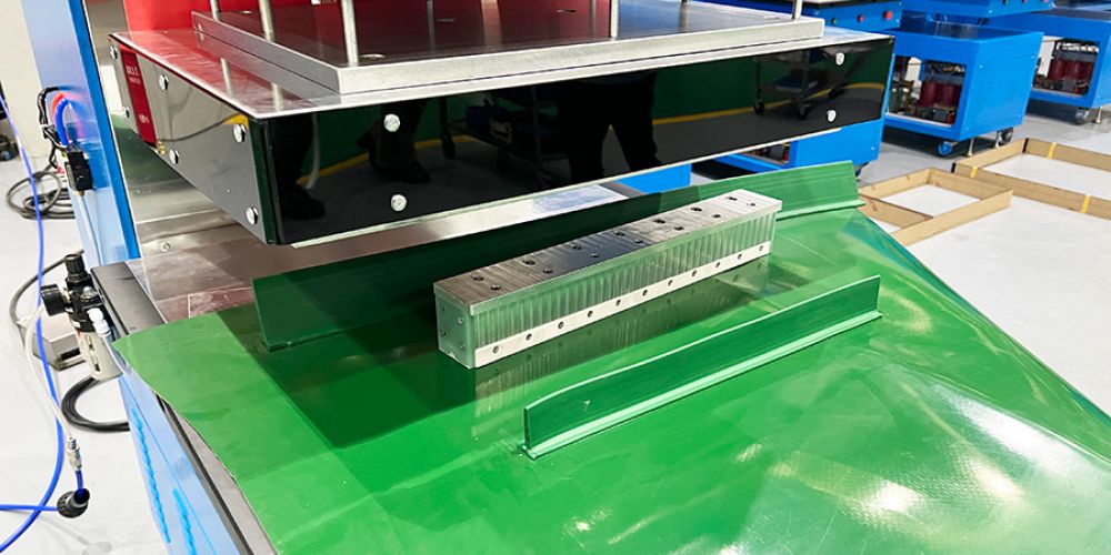 Introduction to PVC and PU light conveyor belts and high-frequency welding technology of baffles